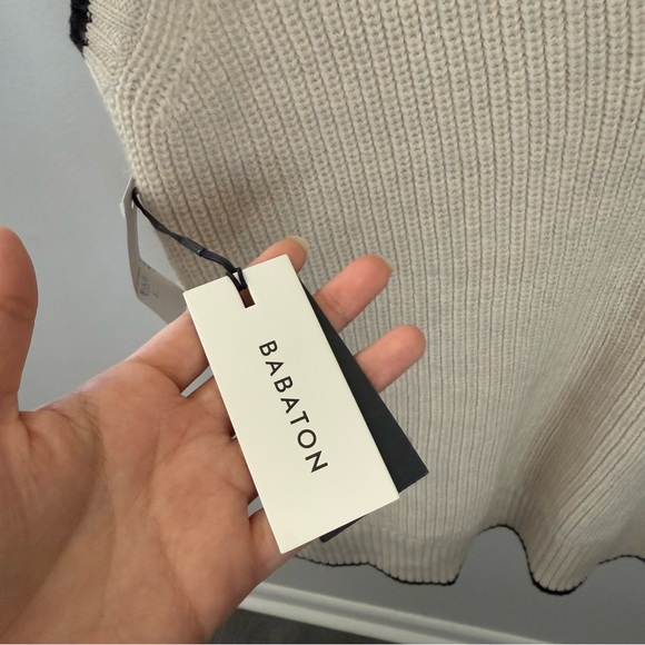 Aritzia Cream V-Neck Sweater Vest with Black Trim - Picture 4 of 7